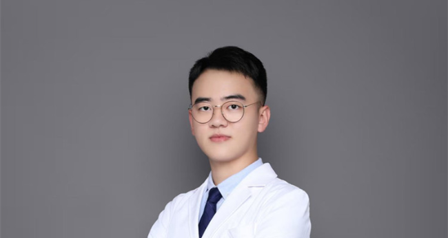 褪去戎装深耕齿科，北京优贝口腔刘景旭医生以匠心守护大众口腔健康