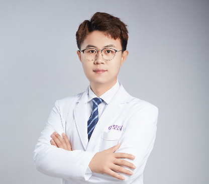 北京优贝口腔毛学旸医生 深耕临床，用专业护好每口齿间安康