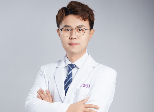 匠心仁术，守护唇齿健康 —— 记北京优贝口腔毛学旸医生